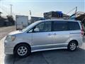 2005 Toyota Noah