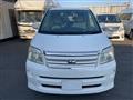 2005 Toyota Noah