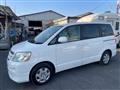 2005 Toyota Noah