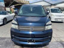 2005 Toyota Voxy