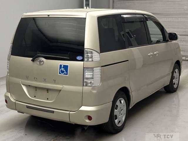 2007 Toyota Voxy