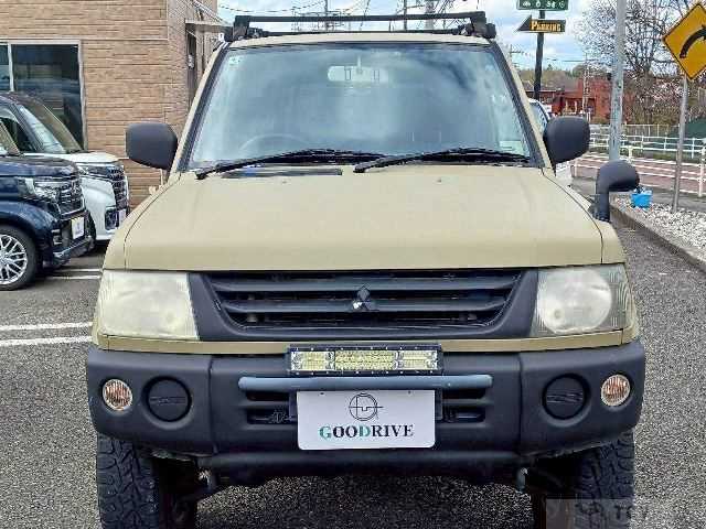 2000 Mitsubishi Pajero Mini