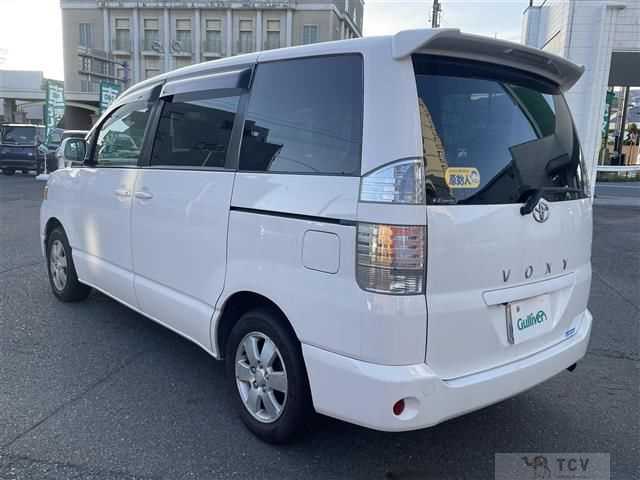 2006 Toyota Voxy