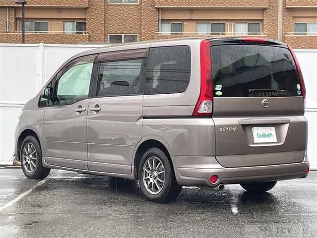 2005 Nissan Serena