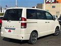 2005 Toyota Noah