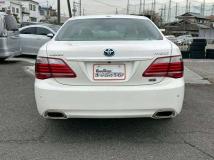 2012 Toyota Crown Hybrid