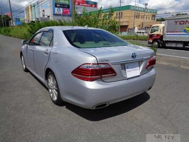 2010 Toyota Crown Hybrid