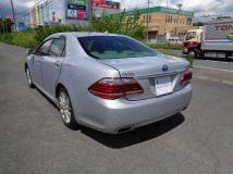 2010 Toyota Crown Hybrid