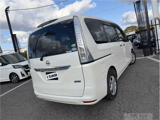 2013 Nissan Serena