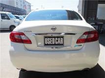 2013 Nissan FUGA HYBRID