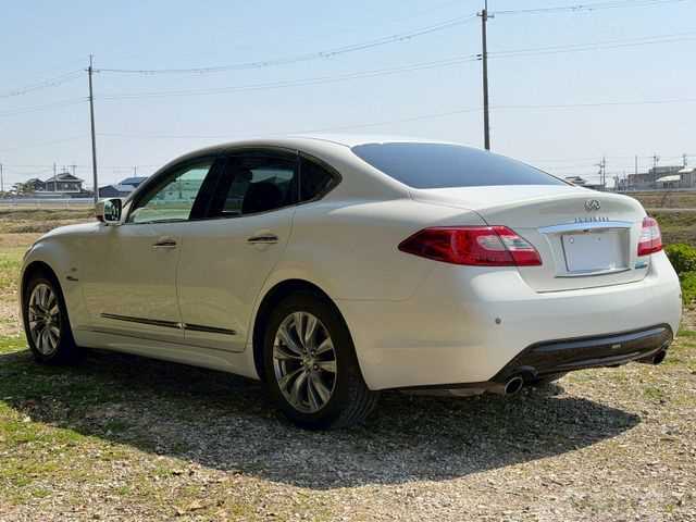2012 Nissan FUGA HYBRID