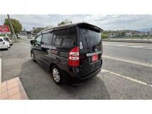 2010 Toyota Noah