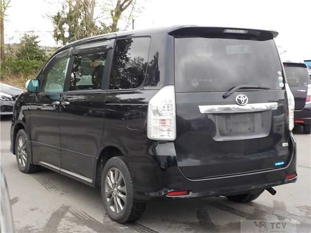 2013 Toyota Voxy