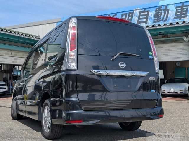 2013 Nissan Serena