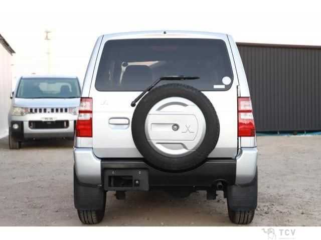 2011 Mitsubishi Pajero Mini