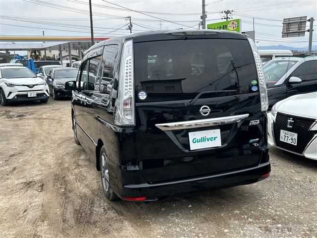 2013 Nissan Serena