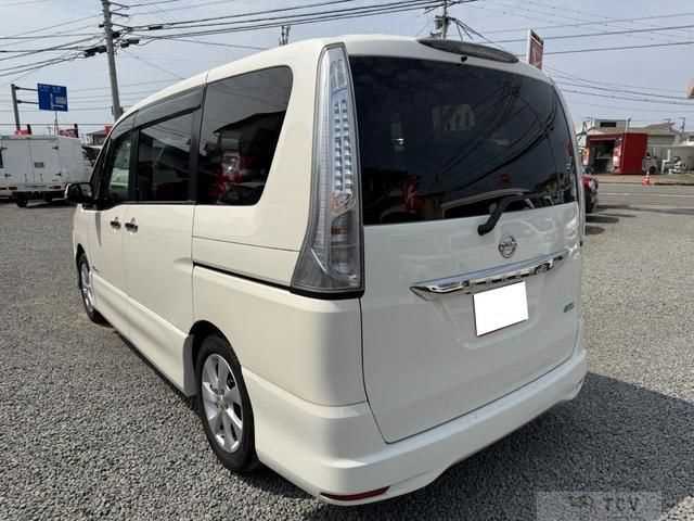 2013 Nissan Serena