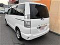 2003 Toyota Noah