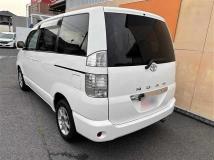 2003 Toyota Noah