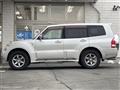 2005 Mitsubishi Pajero