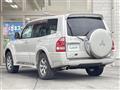2005 Mitsubishi Pajero