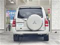 2005 Mitsubishi Pajero