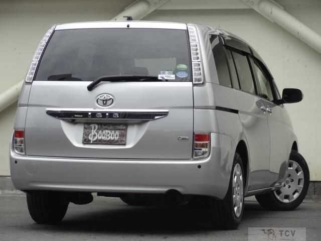 2013 Toyota Isis