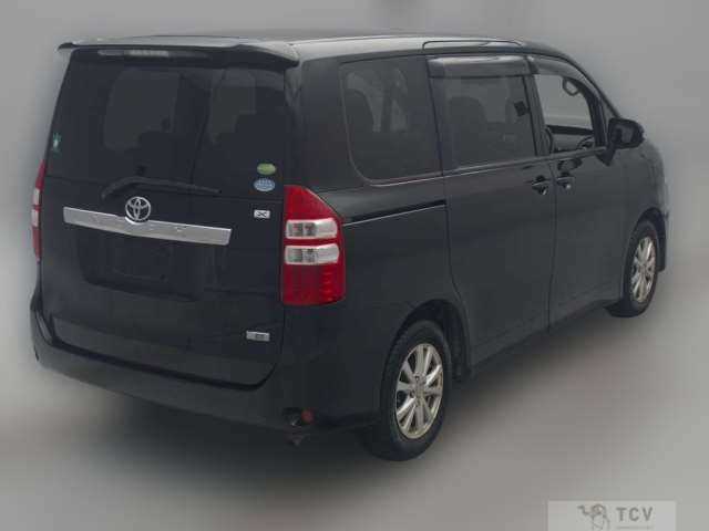 2013 Toyota Noah
