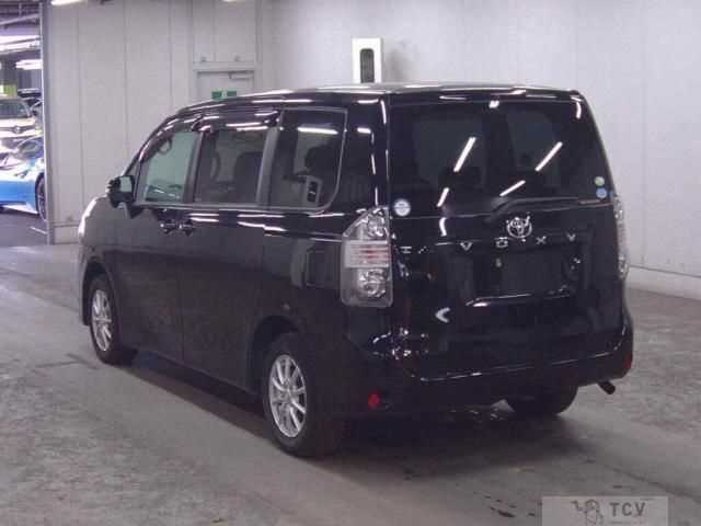 2008 Toyota Voxy