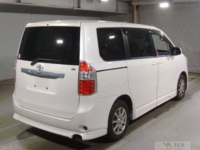 2008 Toyota Noah