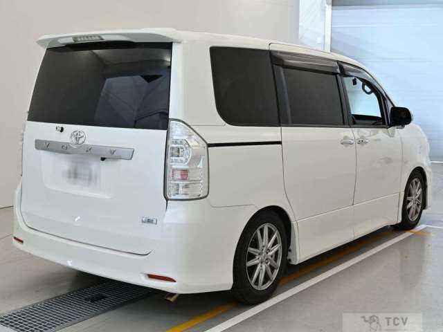 2010 Toyota Voxy