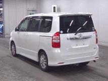 2010 Toyota Noah