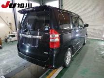 2011 Toyota Noah