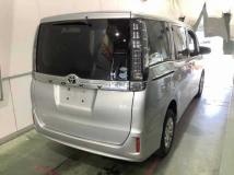 2015 Toyota Voxy