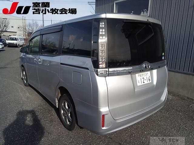 2015 Toyota Voxy