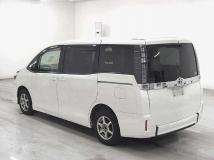 2017 Toyota Voxy