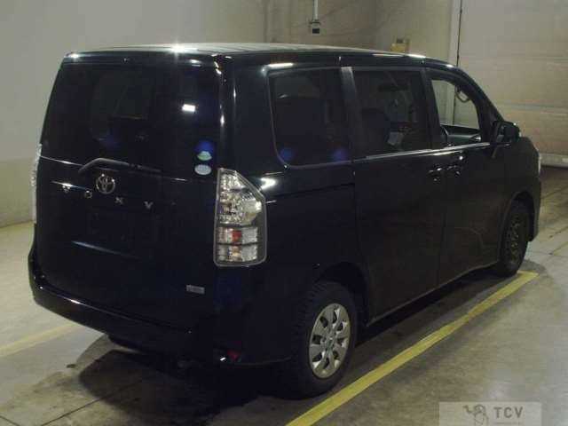 2013 Toyota Voxy