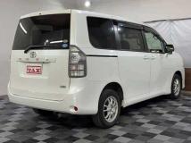 2011 Toyota Voxy