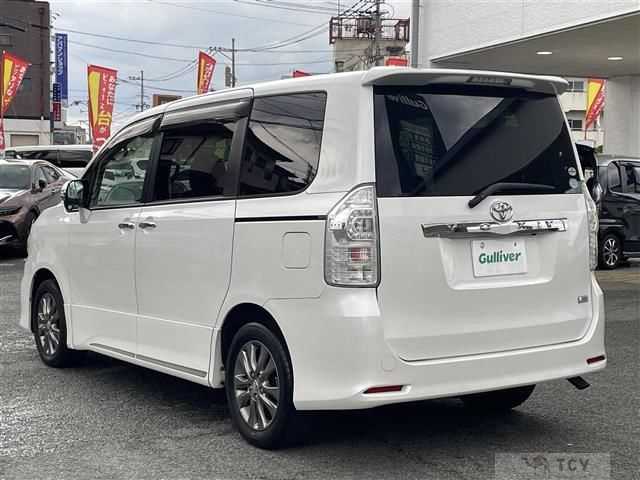 2012 Toyota Voxy