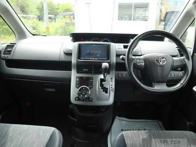 2011 Toyota Voxy