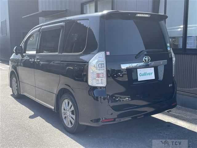 2013 Toyota Voxy