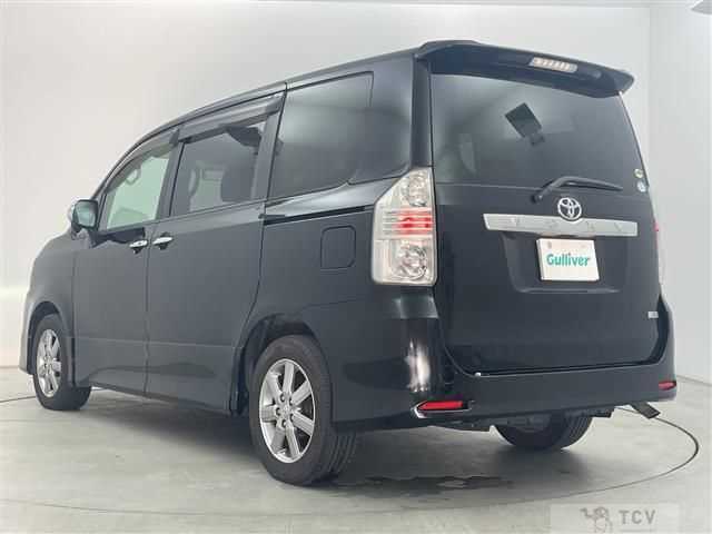 2009 Toyota Voxy