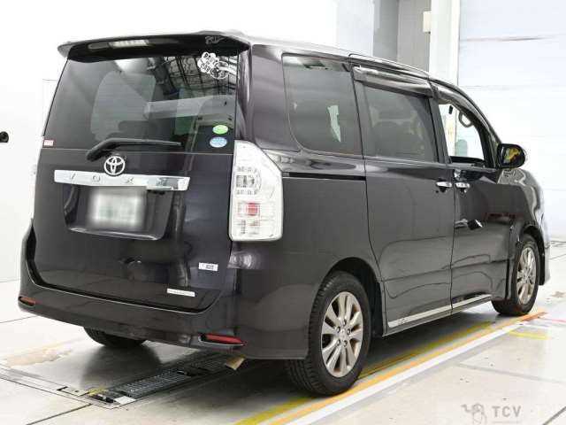 2012 Toyota Voxy