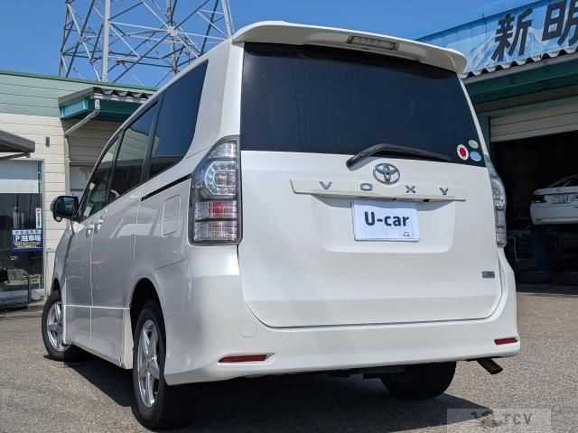 2012 Toyota Voxy