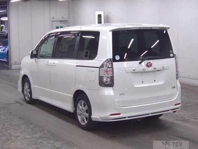 2008 Toyota Voxy