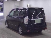 2010 Toyota Voxy