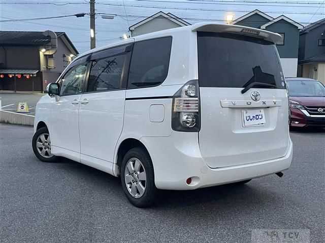 2010 Toyota Voxy