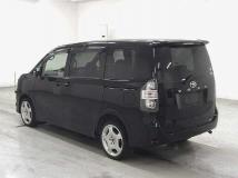 2007 Toyota Voxy