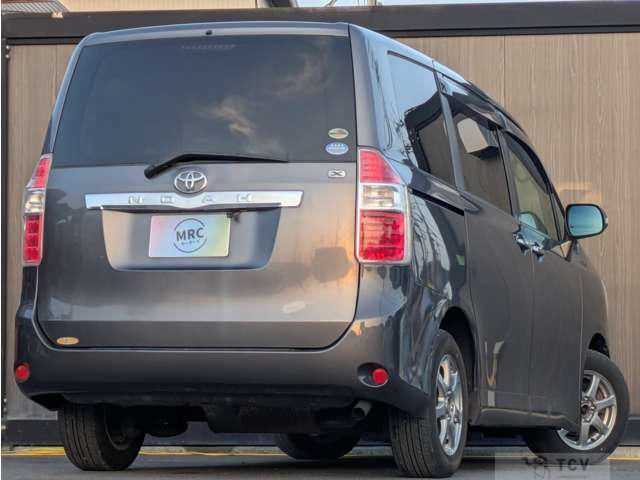 2010 Toyota Noah