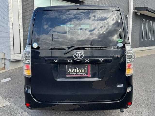 2013 Toyota Voxy
